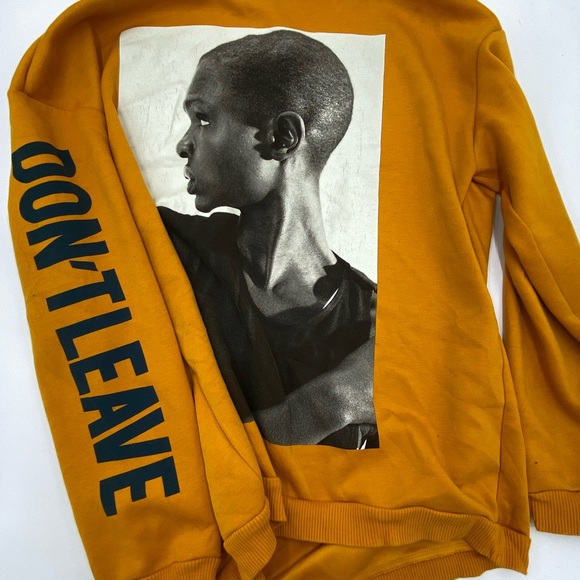 Graphic Sweater - Picture 2 of 3